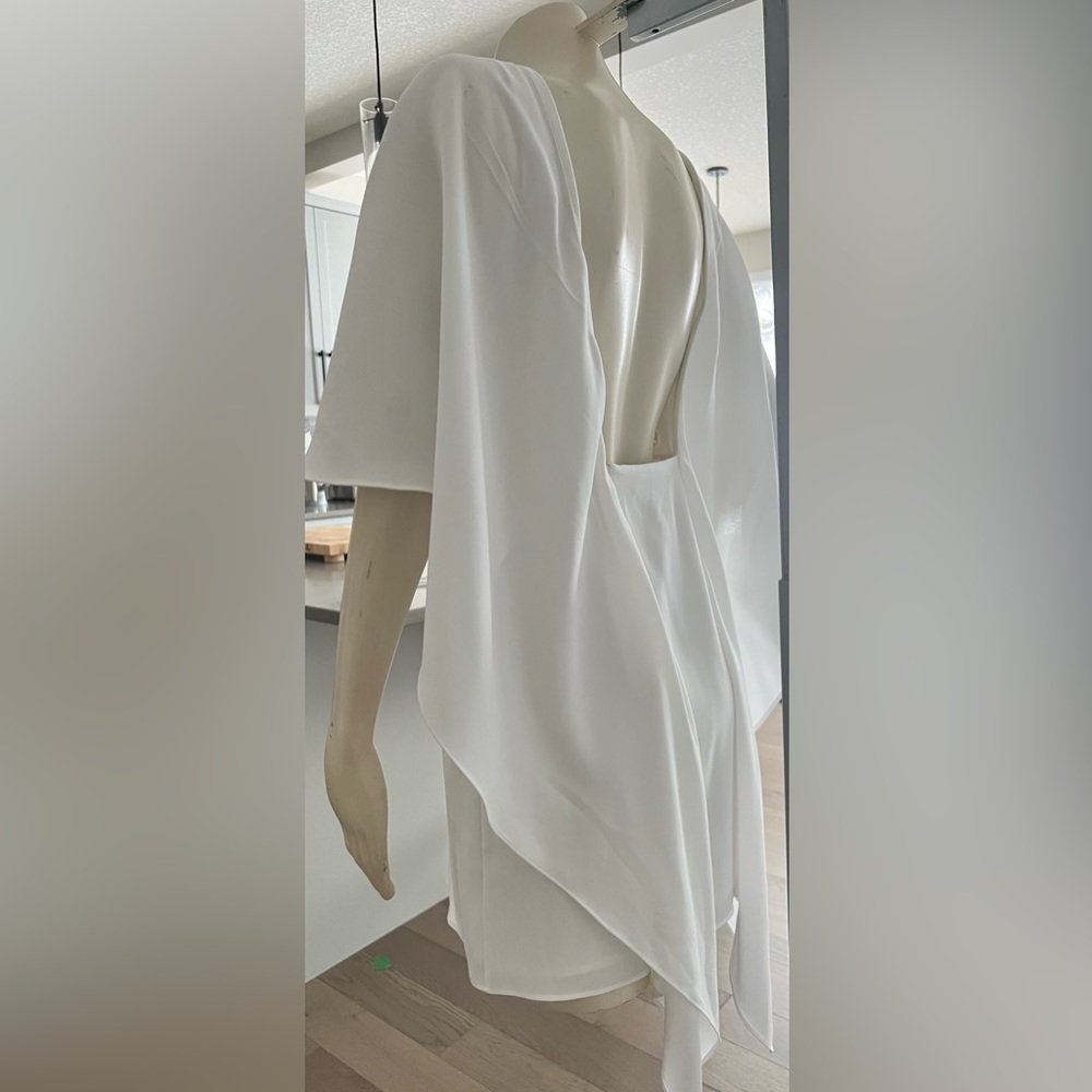 NWT BCBGMAXAZRIA “Jamey” White Open-Back Cape Dress 🤍 - Picture 7 of 12